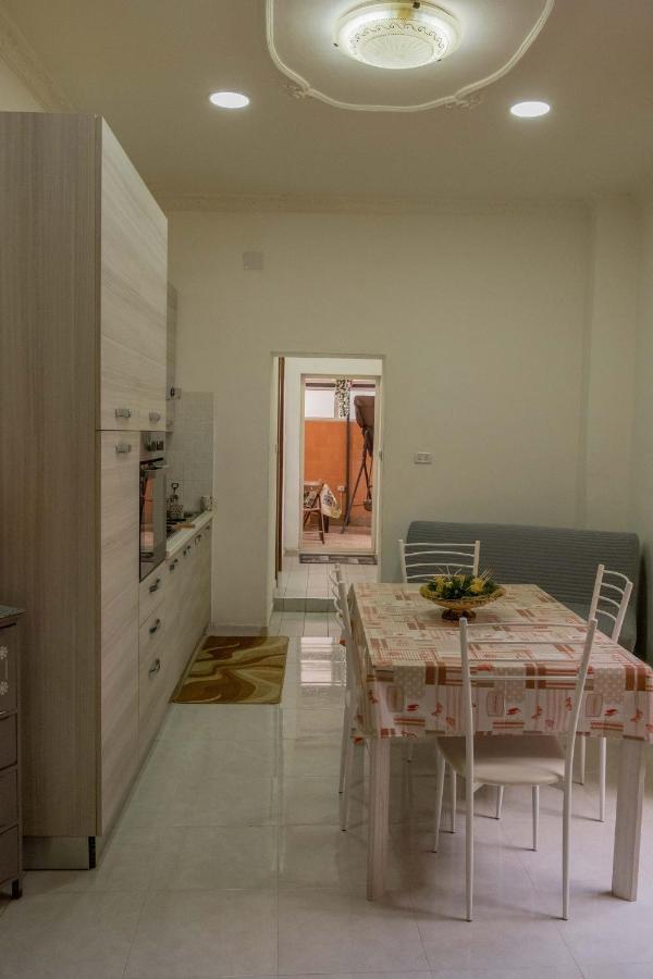 נאפולי Casa Vacanza Russo Enzo מראה חיצוני תמונה